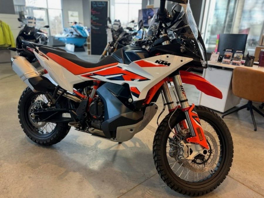 2024 KTM Adventure 890 R