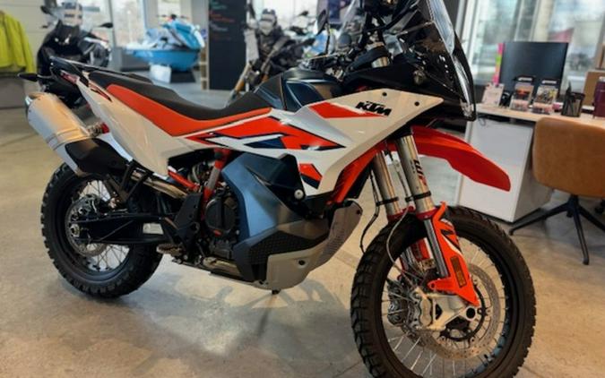 2024 KTM Adventure 890 R