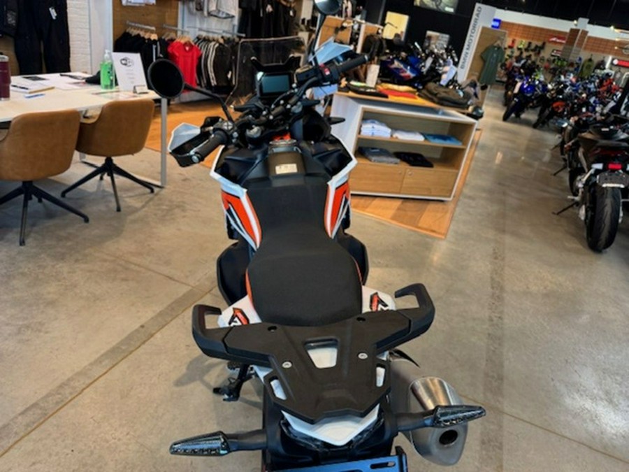 2024 KTM Adventure 890 R