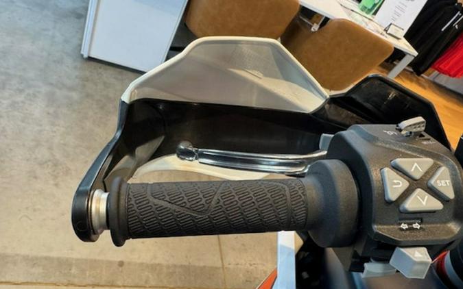 2024 KTM Adventure 890 R