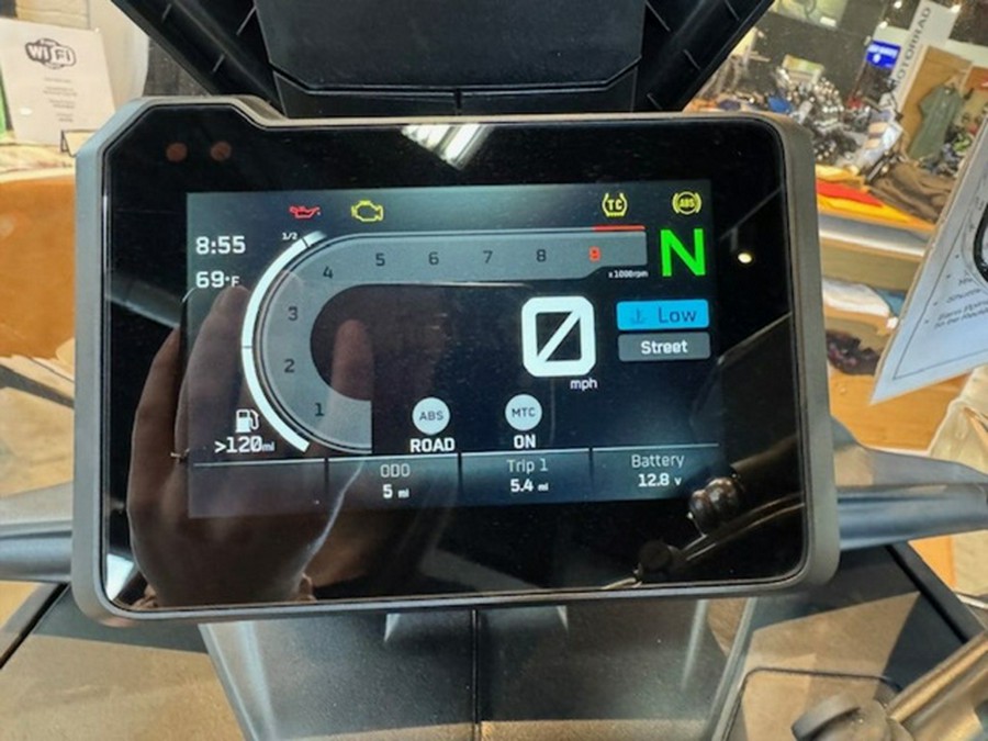 2024 KTM Adventure 890 R