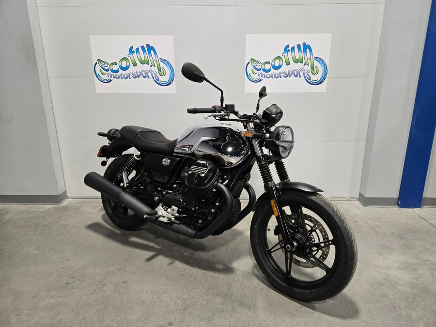 2025 Moto Guzzi V7 Stone