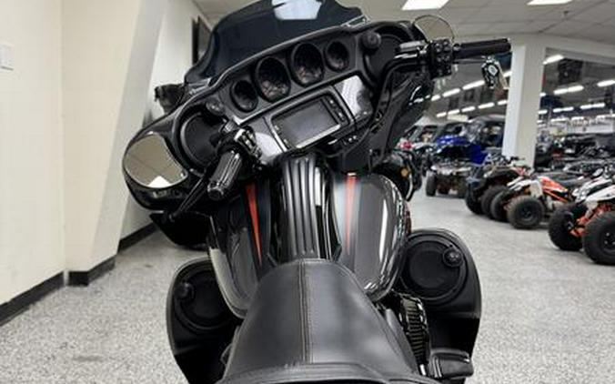 2018 Harley-Davidson® Street Glide® CVO - UO0149