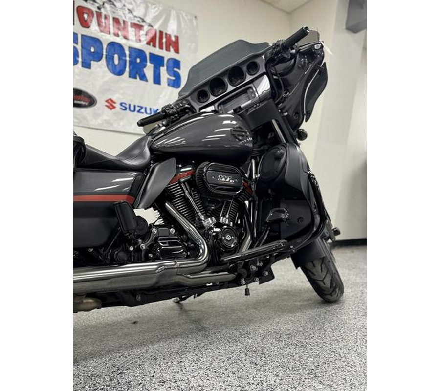 2018 Harley-Davidson® FLHXSE - CVO™ Street Glide®