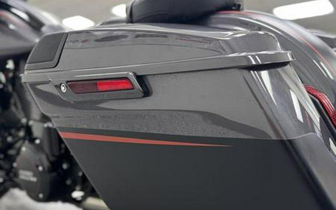 2018 Harley-Davidson® Street Glide® CVO - UO0149