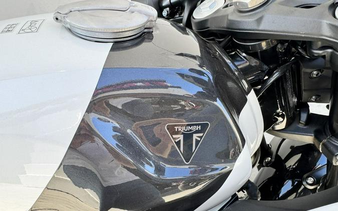 2026 Triumph Thruxton 400 Pearl Metallic White / Storm Grey