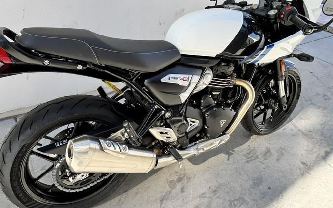 2026 Triumph Thruxton 400 Pearl Metallic White / Storm Grey