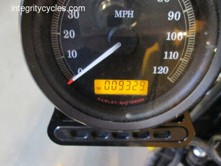 2011 Harley-Davidson® XL883N - Sportster® Iron 883™