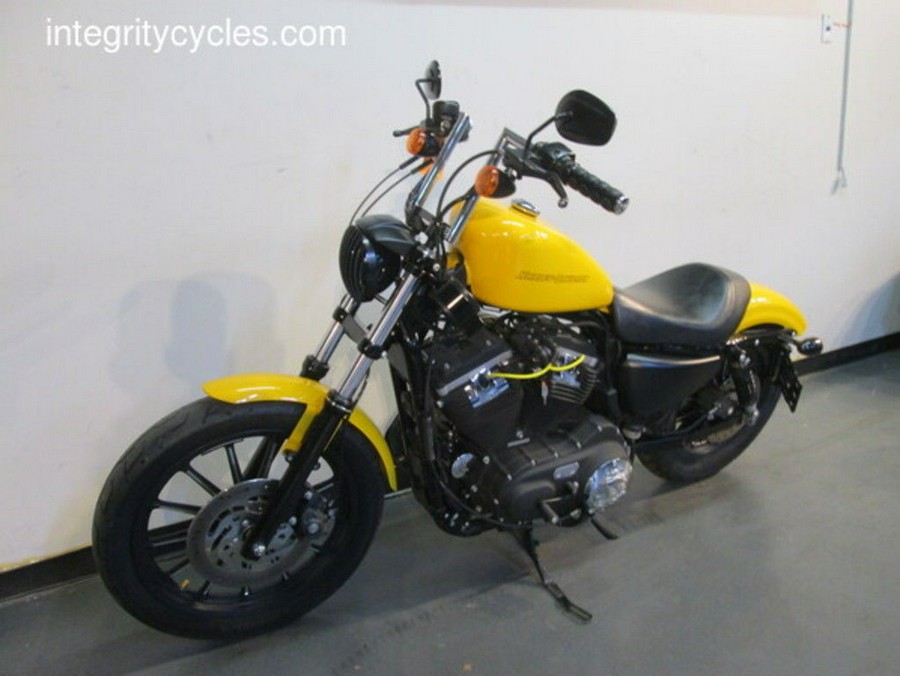 2011 Harley-Davidson® XL883N - Sportster® Iron 883™