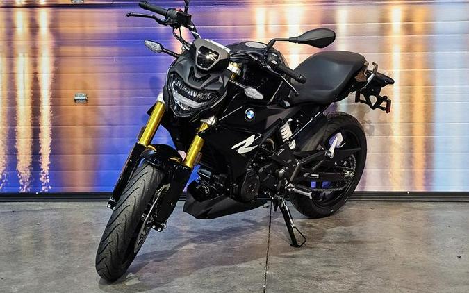 2024 BMW G 310 R Triple Black