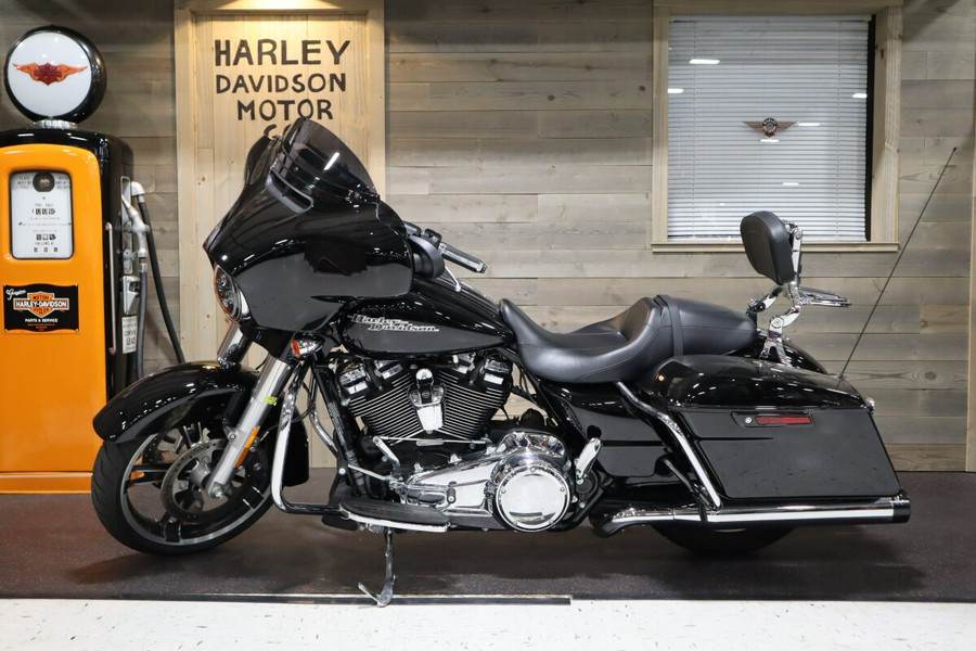 2017 Street Glide® Special (FLHXS)