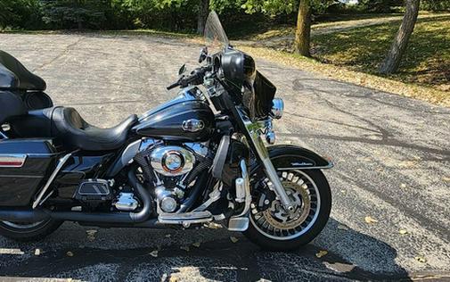 2011 Harley-Davidson FLHTCU - Ultra Classic Electra Glide