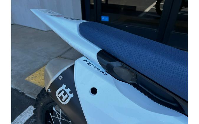 2025 Husqvarna Motorcycles FC 250