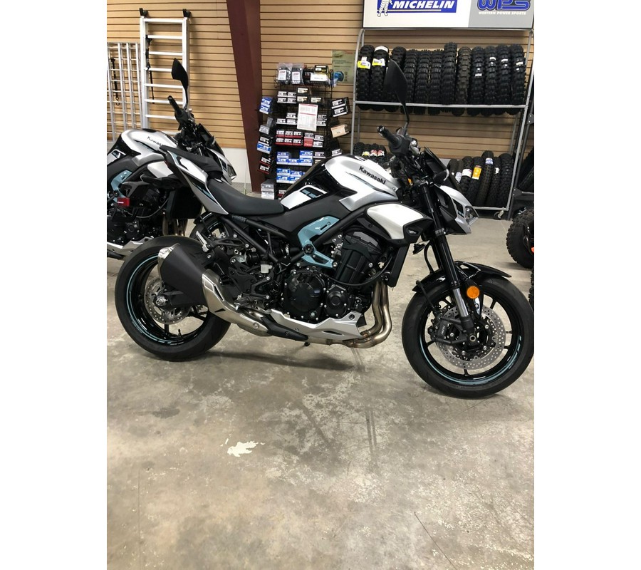 2025 Kawasaki Z900 ABS