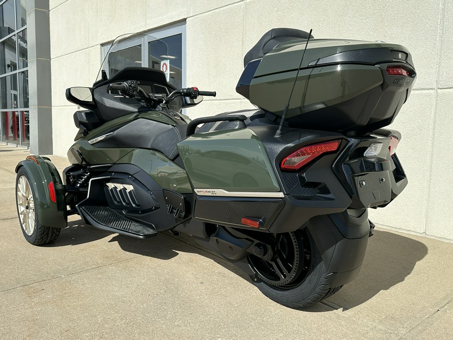 2023 Can-Am SPYDER RT SEA TO SKY