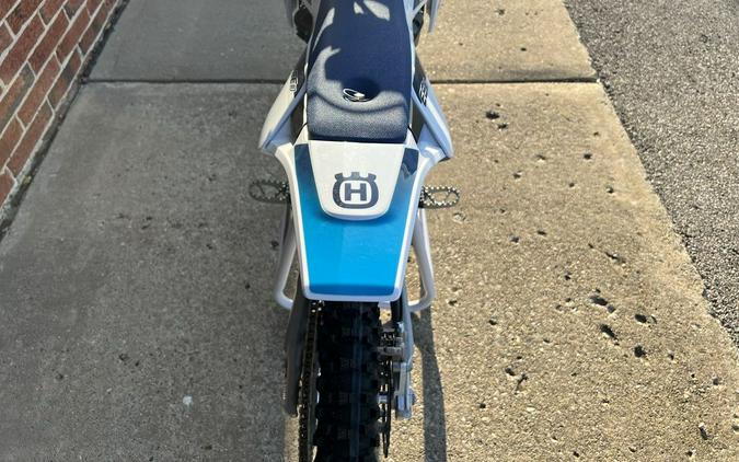 2024 Husqvarna® EE 3