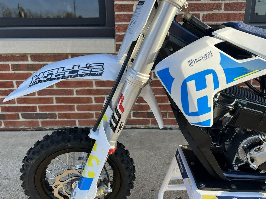 2024 Husqvarna® EE 3