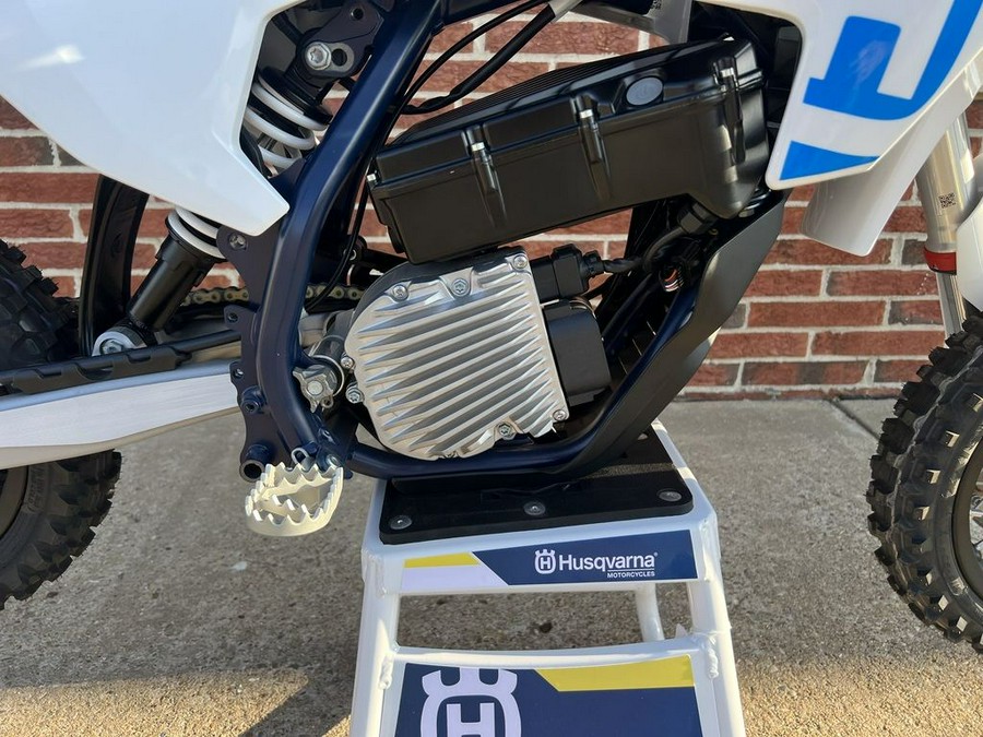 2024 Husqvarna® EE 3