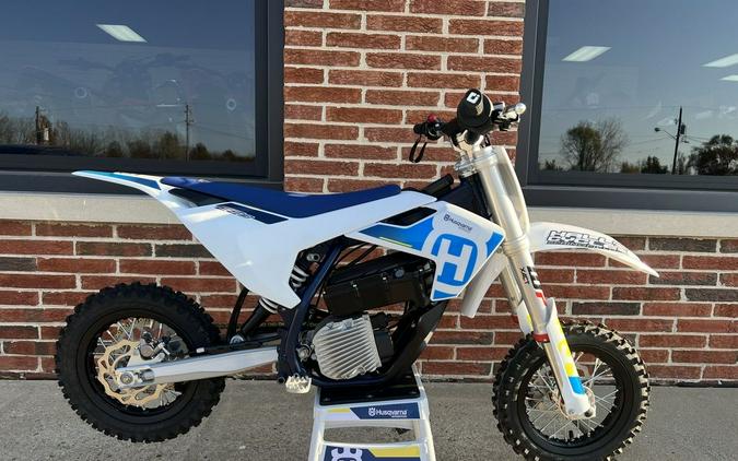 2024 Husqvarna® EE 3