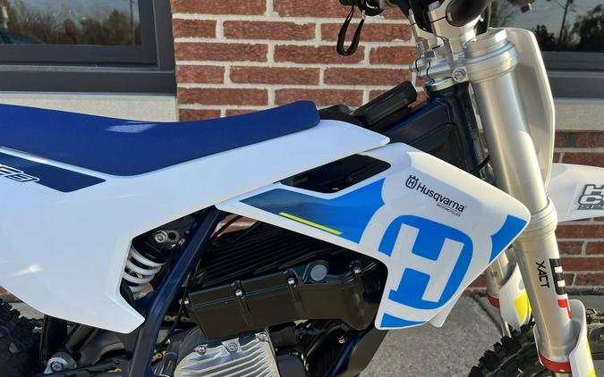 2024 Husqvarna® EE 3