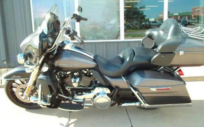 2017 Harley-Davidson® FLHTKL - Ultra Limited Low