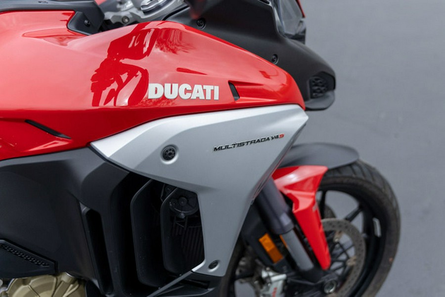 2022 Ducati Multistrada V4S Ducati Red / Alloy Wheels