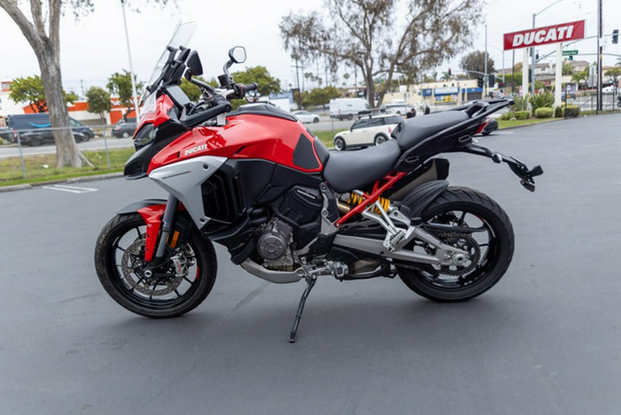 2022 Ducati Multistrada V4S Ducati Red / Alloy Wheels