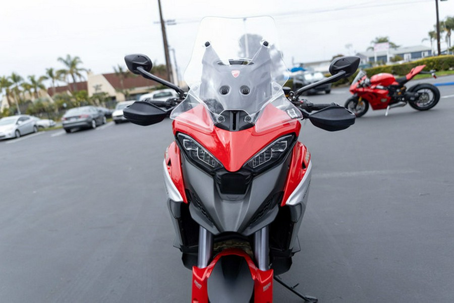 2022 Ducati Multistrada V4S Ducati Red / Alloy Wheels