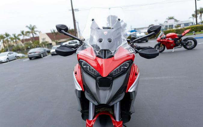 2022 Ducati Multistrada V4S Ducati Red / Alloy Wheels