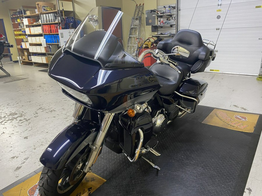 2019 Harley-Davidson Road Glide Ultra Midnight Blue/Barracuda Silver