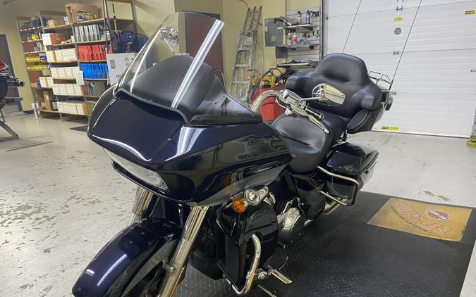 2019 Harley-Davidson Road Glide Ultra Midnight Blue/Barracuda Silver