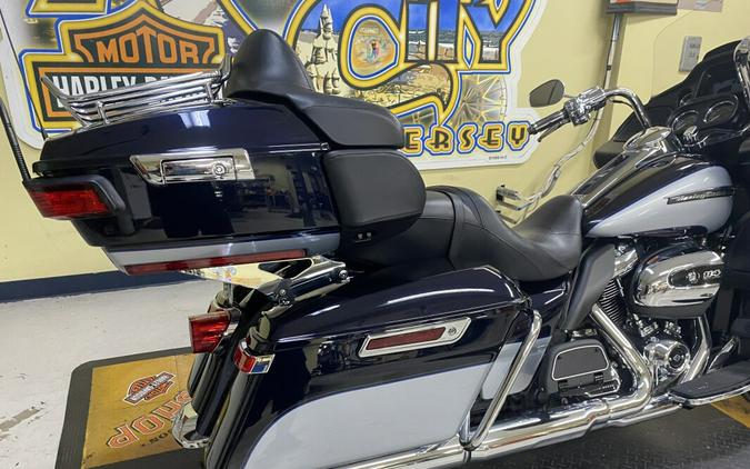 2019 Harley-Davidson Road Glide Ultra Midnight Blue/Barracuda Silver