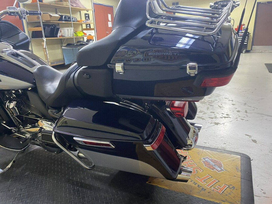 2019 Harley-Davidson Road Glide Ultra Midnight Blue/Barracuda Silver