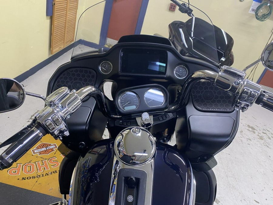 2019 Harley-Davidson Road Glide Ultra Midnight Blue/Barracuda Silver