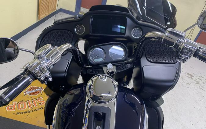 2019 Harley-Davidson Road Glide Ultra Midnight Blue/Barracuda Silver