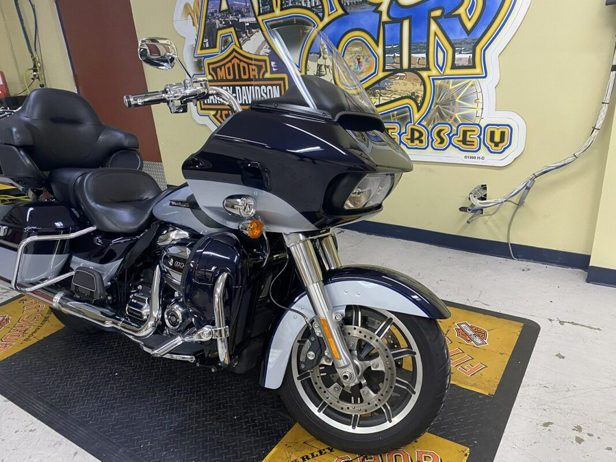 2019 Harley-Davidson Road Glide Ultra Midnight Blue/Barracuda Silver