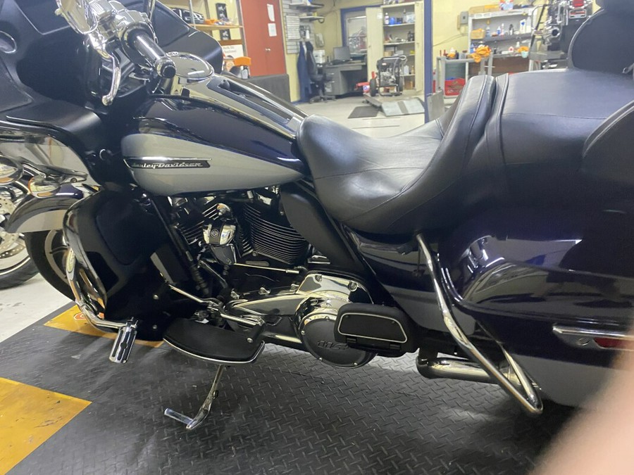 2019 Harley-Davidson Road Glide Ultra Midnight Blue/Barracuda Silver