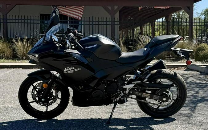 2026 Kawasaki Ninja 500 ABS Metallic Flat Spark Black