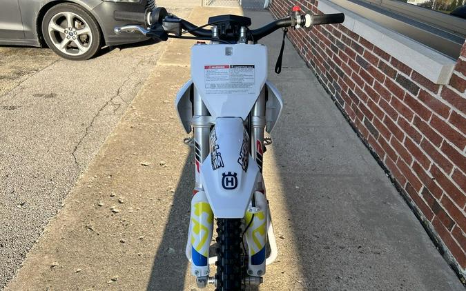 2024 Husqvarna® EE 5