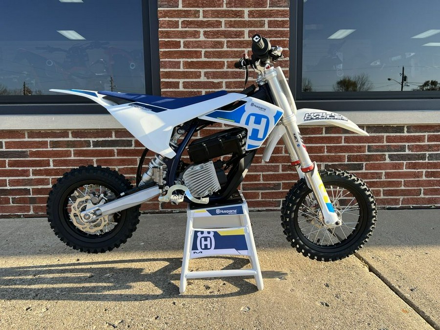 2024 Husqvarna® EE 5