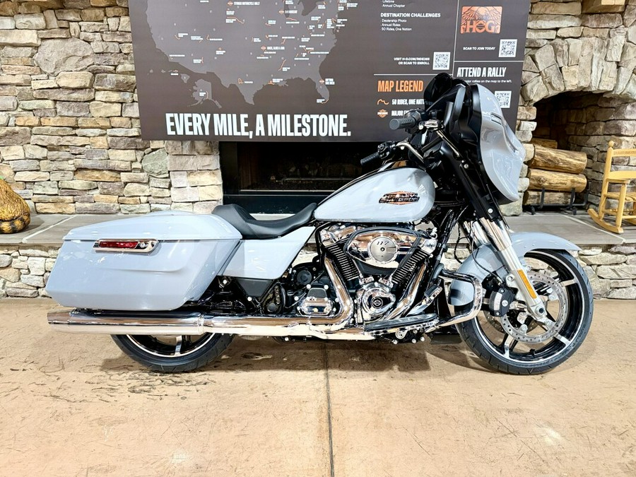 2026 FLHX - Street Glide