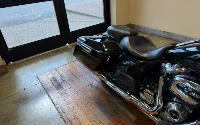 Used 2019 Harley-Davidson Electra Glide Standard Grand American Touring Motorcycle For Sale Near Memphis, TN