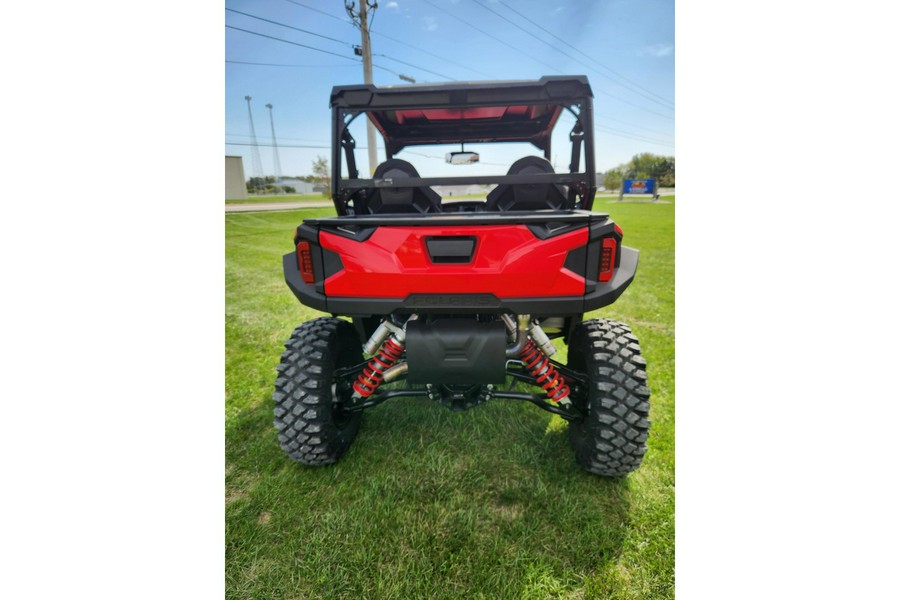 2025 Polaris Industries General XP 1000 Premium Indy Red