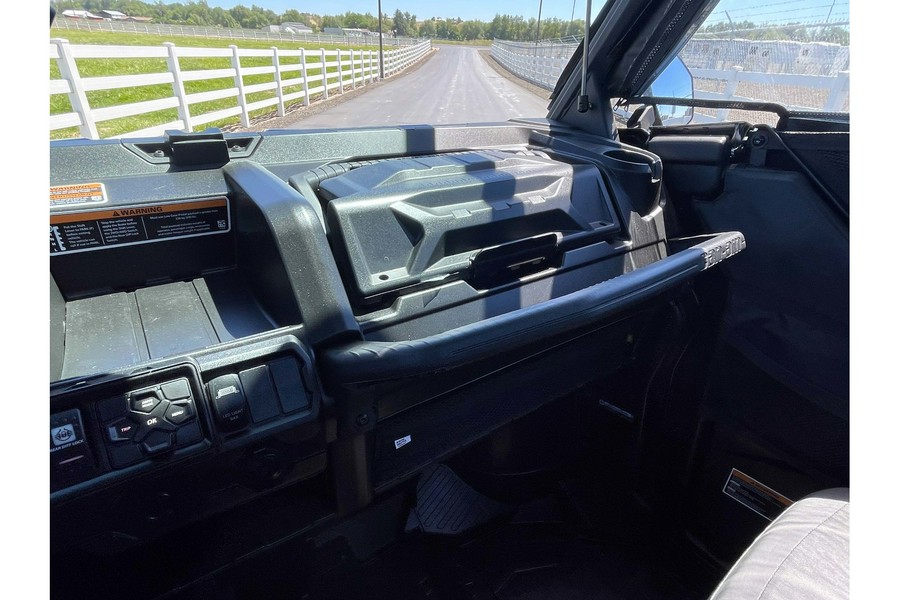 2023 Can-Am Defender XT HD9