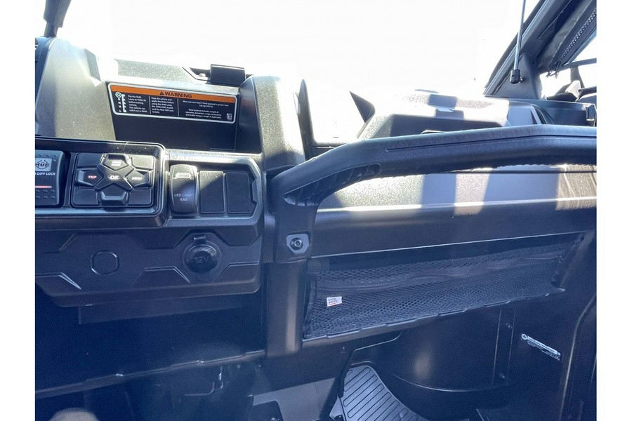 2023 Can-Am Defender XT HD9