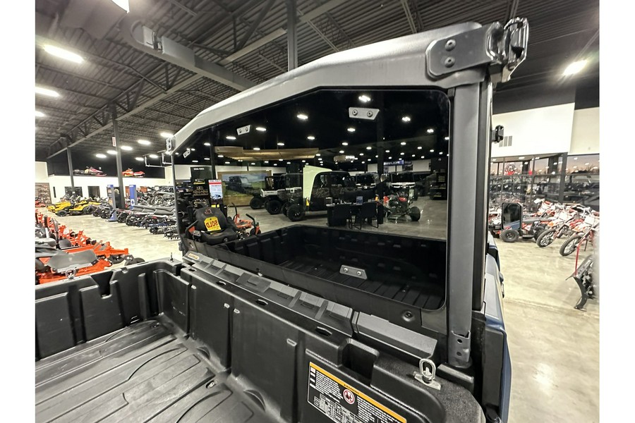 2025 Can-Am DEFENDER LTD