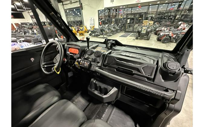 2025 Can-Am DEFENDER LTD