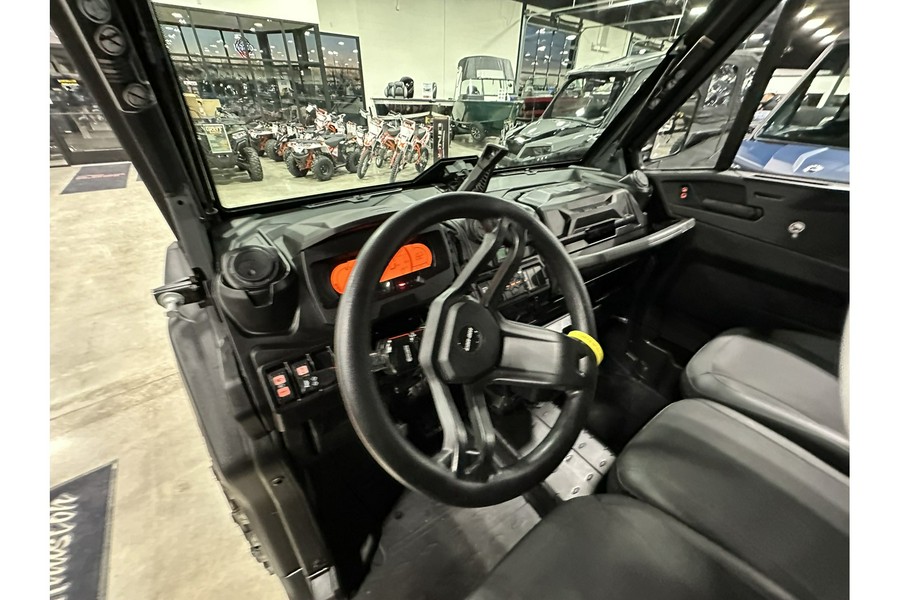 2025 Can-Am DEFENDER LTD