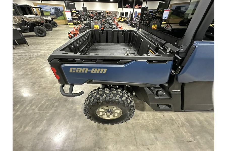 2025 Can-Am DEFENDER LTD