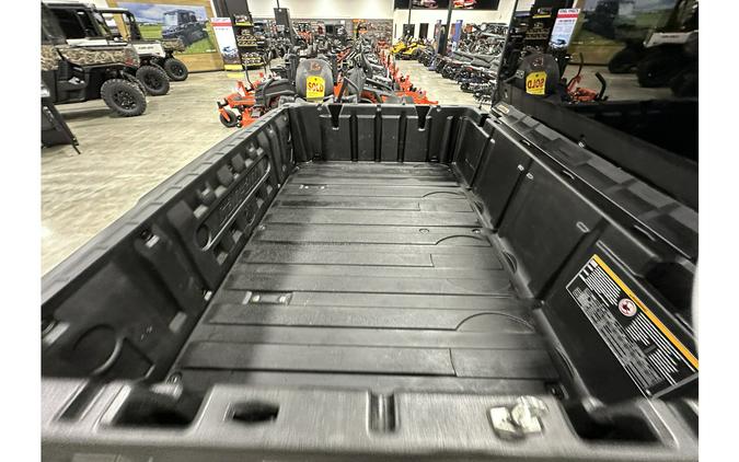 2025 Can-Am DEFENDER LTD